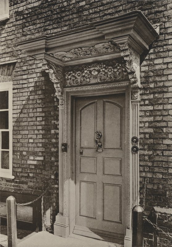 Doorway, West Street, Rye, Sussex (s/hvitt bilde) av William Galsworthy Davie