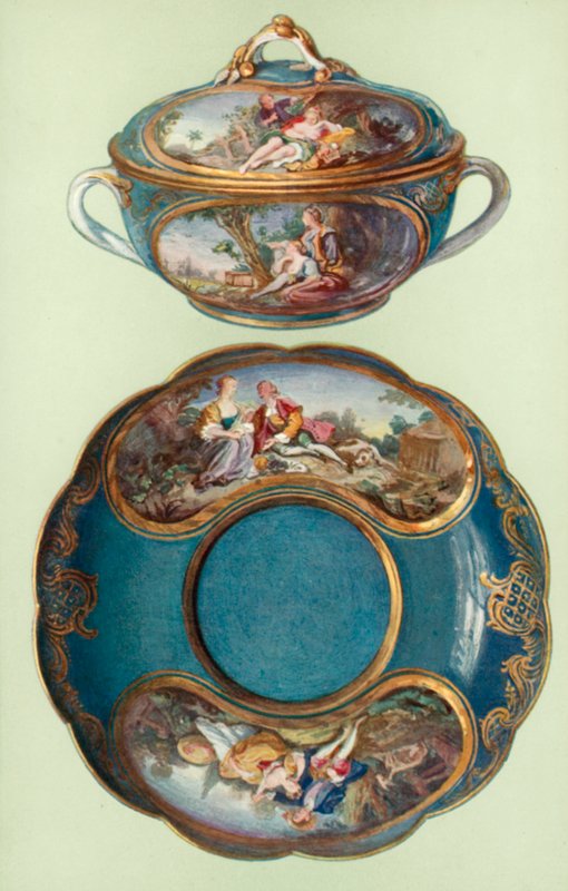 Ecuelle og stativ, Sevres, turkisblå, med paneler etter Boucher (farge litho) av William Gibb
