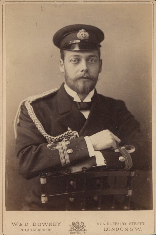 Prins George av Wales i marineuniform av William and Daniel Downey