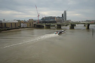 London Bridge over Themsen i hjertet av London