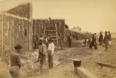 [Palisade bygget av general Haupt for beskyttelse av statlig eiendom, Orange amp; Alexandria RR, Alexandria, Virginia]
