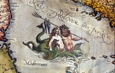 Triton og Sirene i Middelhavet. "Theatrum Orbis Terrarum" av Abraham Ortelius, Antwerpen 1584.
