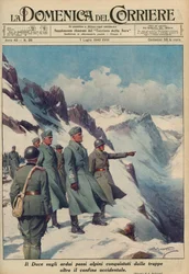 MUSSOLINI I ALPENE - Benito MUSSOLINI kartlegger de robuste Alpepassene som troppene hans tappert har erobret juli 1940 - Domenica del Corriere 1940 - Achille Beltrame