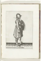 Øvelsen med skjold og spyd: soldaten med skjoldet klart og spydet ved siden av høyre fot på bakken (nr. 17), 1618 De Nassausche Wapen-Handelinge, van Schilt, Spies, Rappier ende Targe : beyde figuerlick avbildet, ende gestel etter den nye eller