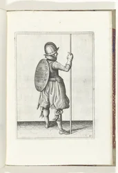 De exercitie met schild en spies: de soldaat staande met de spies rustend op de grond naast de rechtervoet (nr. 30), 1618 De Nassausche Wapen-Handelinge, van Schilt, Spies, Rappier ende Targe : beyde figuerlick afgebeelt, ende gestelt na de nieu ordening  