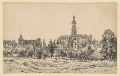 Liten by med høyt kirketårn