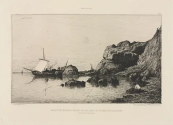 Fiskebåt gjør en anløpshavn ved klippene i Collioure