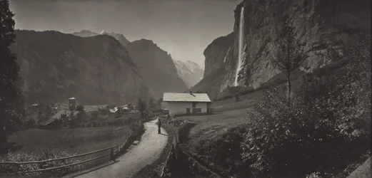 Valley of Lauterbrunnen, Sveits (fra albumet Charbons de Braun - utsikt tatt med den mobile panoramalinsen, 1868)