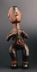 Stående figur av en europeisk mann som holder en pipe, Sørøst-Afrika, sent på 1800-tallet (tre)