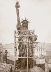 Montering av Frihetsgudinnen, Paris 1883