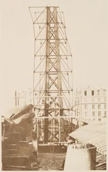 Stillas for montering av Frihetsgudinnen, med hodet til venstre, Paris, 1883
