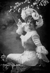 Marie Studholme 1875-1930, engelsk teaterskuespillerinne, 1902-1903.