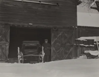 Låve, vogn og snø
