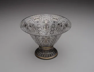 Skål, ca. 1914-15 (emaljert, forgylt og bronsitt-ferdig glass)