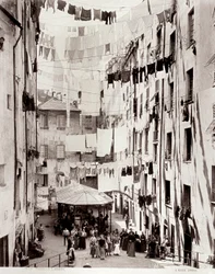 Utsikt over den lille Piazza dei Tuogoli di Santa Brigida, ca. 1895
