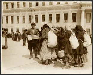 [Fotografier fra studieturen til Russland brukt til maleriet «Avskaffelsen av livegenskap i Russland» (1914), fra «Slavernes epos, Moskva»]
