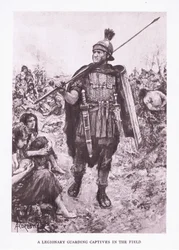 En legionær som vokter fanger i et felt, illustrasjon fra The Roman Soldier, 1928