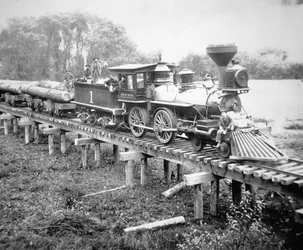 Godstog, Coss County, Oregon, ca. 1880 (s/hvitt-bilde)