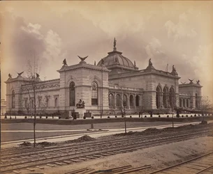Memorial Hall of the Centennial Exposition, 1876 (gelatinsølvtrykk)