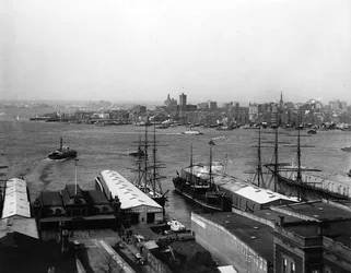 Panorama over New York Harbour, før 1900