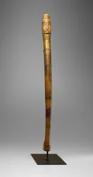 Coup Stick, Yankton Sioux, ca. 1880 (tre, messingspiker, pigment og varmefilmerker)