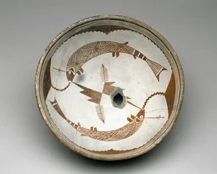 Mogollonskål med to krokede fisker, Style II, 1025-1150 (keramikk med bikrom maling)
