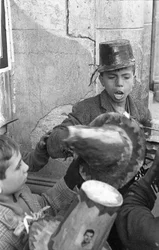 CROTONE-BARN PÅ KARNEVAL