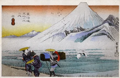 Geografi. Japan. Hara, Fuji-fjellet om morgenen (13. stasjon). Tresnitt av Hiroshige i: Femtitre stasjoner av Tokaido (1833–1834). Postkort, Japan, ca. 1900 (postkort)