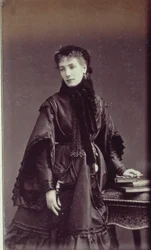 Portrett av Sarah Bernhardt (1844-1923) i bydrakt
