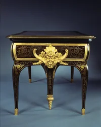 Louis XIV bureau plat (ormolu, messing, skilpaddeskall og ibenholt) (se også 1209563)