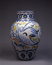 Majolica-vase malt og dekorert av en fugl (keramikk)