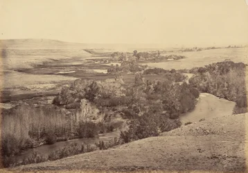 Tavle 18. Dalen ved Little Laramie-elven, 1869 (foto)