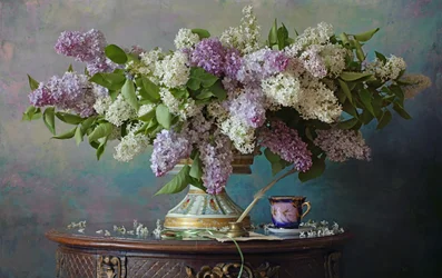 Stilleben med syrinblomster
