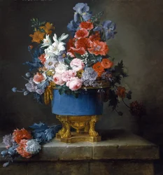 Bukett blomster i en blå porselensvase