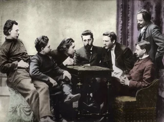 Medlemmer av Sreda litterære krets, dannet i andre halvdel av 1890-tallet av russiske realistiske forfattere - Portretter av russiske intellektuelle fra den litterære gruppen Znanie: fra venstre til høyre, Andrei Skitalets (Stephan Gabrilovich Petrov), Leo