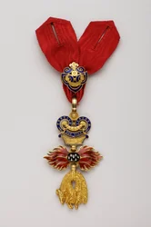 Order of the Golden Fleece: Østerriksk Golden Fleece - Redusert merke - 1850-1900 - Gull og emals - H: 7,6 cm; B: 4,5 cm; Vekt: 42 g - Privat samling