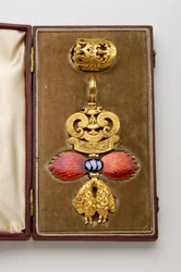 Order of the Golden Fleece: Spansk Golden Fleece - Merke tilhørende Arthur Wellesley (1769-1852) - Oavers - Produsert av Hamlet (London) - Debut på 1800-tallet - Gull og emals - H: 7,8 cm; B: 5,6 cm; Vekt: 38 g - Original veske i burgunder mar