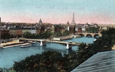 Paris: panorama av Seinen med Eiffeltårnet i bakgrunnen. Fotografi av 1920 i "" Artistic Album "" av byen Paris. Privat samling.