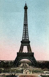 Paris: utsikt over Eiffeltårnet bygget mellom 1887 og 1889 av Gustave Eiffel (1832-1923). Fotografi av 1920 i "" Artistic Album "" av byen Paris. Privat samling.