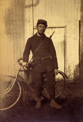 Fotografi fra et personlig album av en infanteriløytnant under de første månedene av første verdenskrig (1. Iere