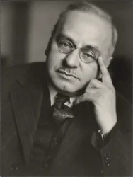 Portrett av Alfred Adler (1870-1937), Anonym. Fotografi
