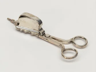 Candle snuffer, Board of Ordnance, ca. 1696 (snuffer)