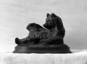Sittende bjørn, modellert 1833 (bronse)