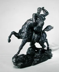 Theseus som bekjemper Centaur Bienor (bronse) (sett forfra)
