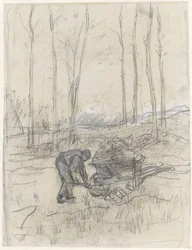 Bonde på jobb med trillebår i skogen