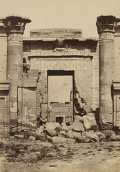 Medinet Habu: Romerske søyler