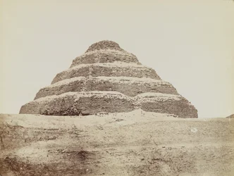 Pyramide ved Saqqara, utsikt fra sørøst for trinnpyramiden