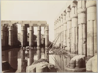 Temple of Luxor (Utsikt over domstolen til Amenhotep III) (albumin sølvfoto)