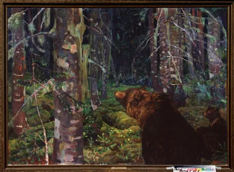 En bjørn. (Med ungene sine, i en skog av bartrær). Maleri av Arkadi (Arkady) Alexandrovich Rylov (1870-1939), olje på lerret