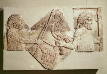 Fragment av et relieff som viser mediske tributtytere